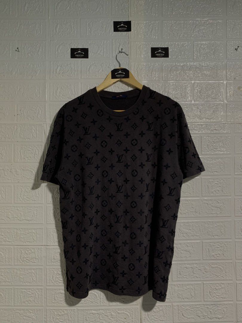 LOUIS VUITTON MONOGRAM (Category: Tshirts & Polo Shirts ) located in Hinatuan. Submitted by zenfire-36e0 (Listing ID 1466110922, Image 1). Description: carpetized logo.