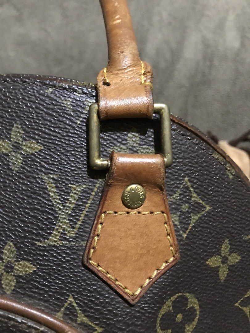 Louis Vuitton Monogram Canvas Handbag (Category: Luxury Bags & Wallets) located in Calamba. Submitted by iamjoyie22 (Listing ID 1466143017, Image 2). Description: - Classic Monogram canvas exterior with rich brown leather trim - Secure dual zipper closures and elegant gold-tone hardware - Spacious brown textile interior complete with a handy slip pocket - Verified date code stamp: AS0998 - Well-maintained and ready for a new home - With dustbag -