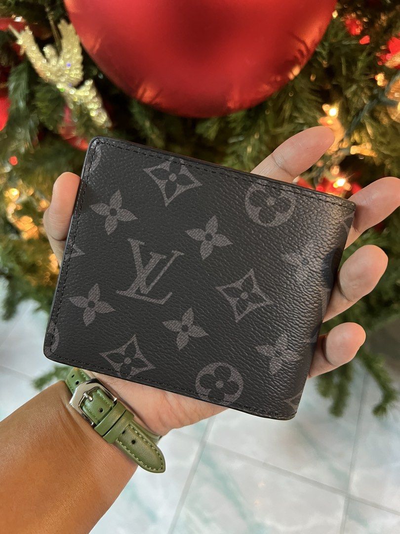 Louis Vuitton Monogram Eclipse Wallet – Black/Grey Leather (Category: Wallets & Card Holders) located in Valenzuela. Submitted by 3ssiastansachajapansurplus (Listing ID 1466052003, Image 2). Description: Coded Fresh na fresh Has minimal rob see photo.