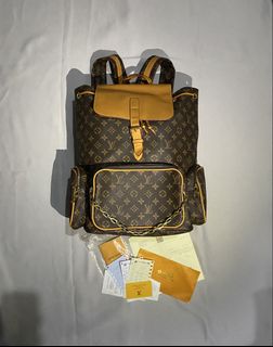 (Category: ) located in . Submitted by yu1wardrobe (Listing ID 1466092989, Image 1). Description: .
