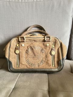 (Category: ) located in . Submitted by shopaholic.kart2021 (Listing ID 1466053649, Image 1). Description: .