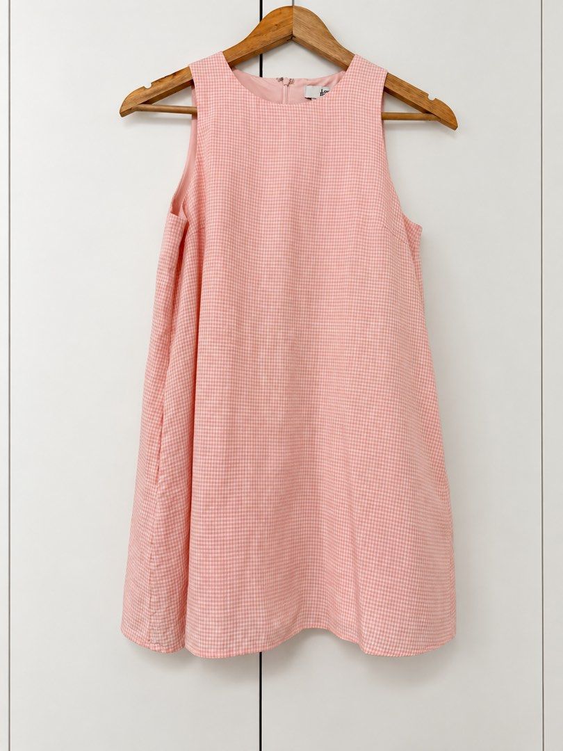 Love, Bonito Pink Gingham Shift Dress (Category: Dresses) located in Taguig. Submitted by pre.by.k (Listing ID 1465980569, Image 1). Description: S/US 4 used a few times, in brand new condition still super like this, but it’s a bit short for me, I’m 5’4”.