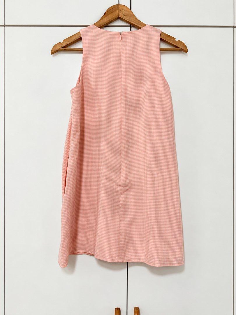 Love, Bonito Pink Gingham Shift Dress (Category: Dresses) located in Taguig. Submitted by pre.by.k (Listing ID 1465980569, Image 2). Description: S/US 4 used a few times, in brand new condition still super like this, but it’s a bit short for me, I’m 5’4”.