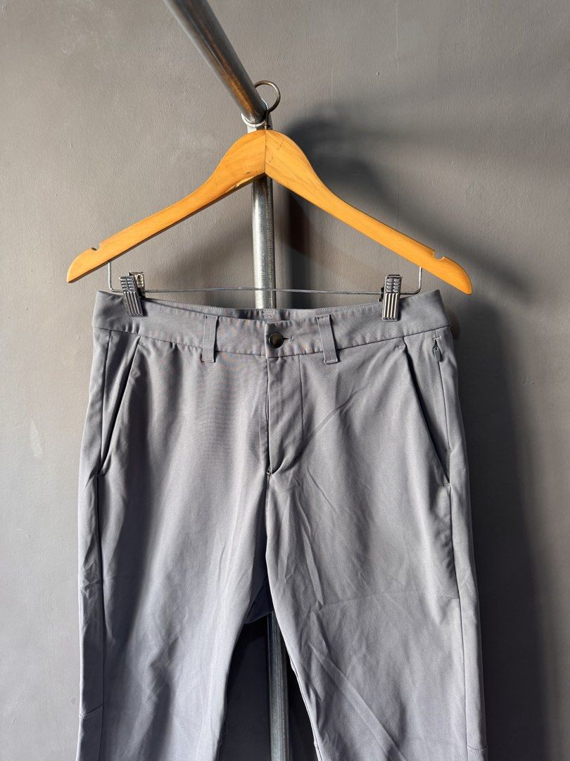 Lululemon - ABC trouser pants (Category: Activewear) located in Cabuyao City. Submitted by _streetflavor (Listing ID 1465992511, Image 2). Description: Lululemon - ABC trouser pants Excellent Size: 30 on tag fits 31 Length: 38 Leg open: 6 -1,680 pesos Dm.