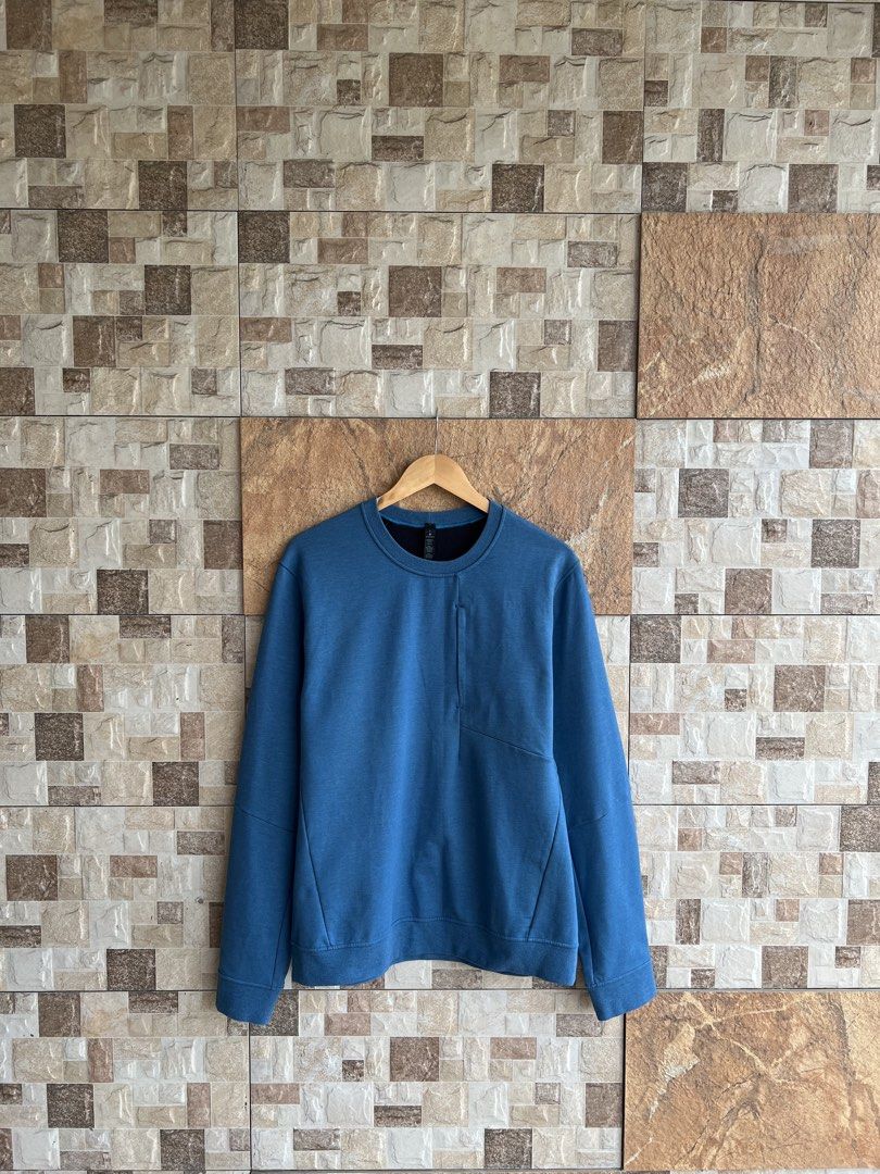 LULULEMON - CITY SWEAT CREWNECK (Category: Coats, Jackets and Outerwear) located in Bacolod City. Submitted by timelessbyjosh (Listing ID 1466034182, Image 1). Description: BEST FOR CASUAL & COZY OUTFITS SIZE : LARGE ACTUAL COLOR : HEATHER BLUE COLOR RATE : 9 OUT OF 10 CONDITION : EXCELLENT MATERIAL : 50 % POLYESTER , 45 % COTTON & 5 % LYCRA MADE IN : INDONESIA FLAWS : NONE DIMENSIONS LENGTH - 28 WIDTH ( ARMPIT TO ARMPIT ) - 22 SHOULDER TO SHOULD