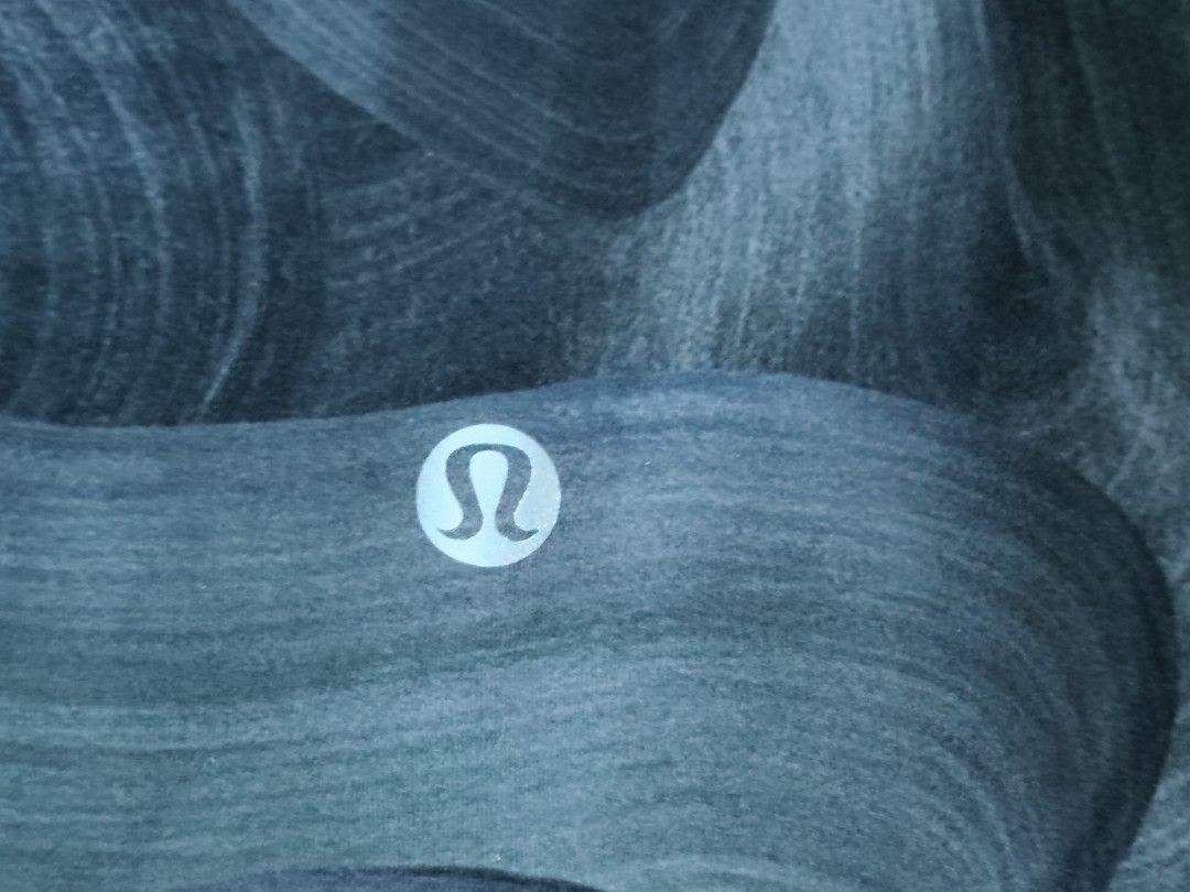 Lululemon Align High Waist Leggings (Category: Activewear) located in General Santos City (Dadiangas). Submitted by alfredanth42291 (Listing ID 1465966748, Image 2). Description: LULULEMON LEGGING dark green grey pattern womens XS dot size 2 W: 24-33 L: 32.5 -quickdry ✓excellent condition 300 #gym #yoga #pickleball #sports #running.