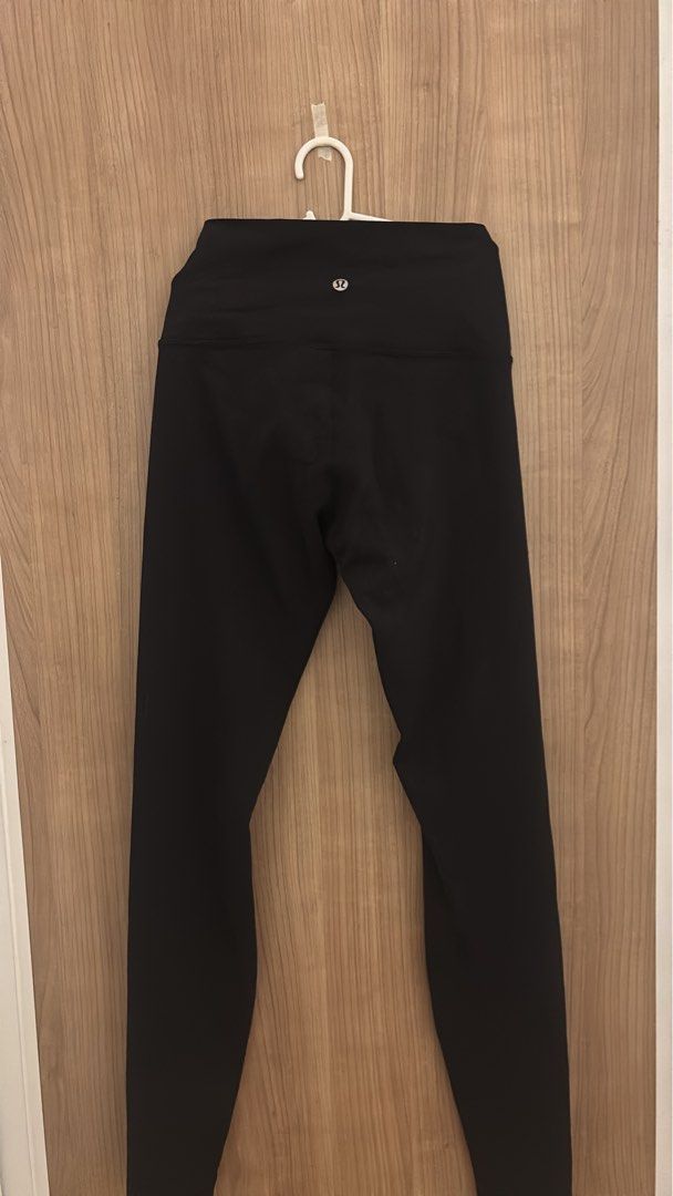 Lululemon Dot 4 Leggings (Category: Activewear) located in Pakil. Submitted by byvera (Listing ID 1466120500, Image 1). Description: .