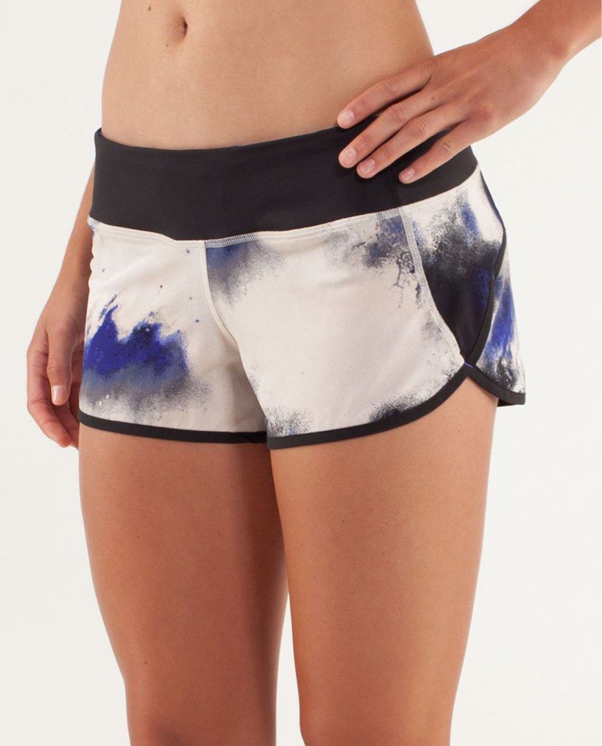 lululemon dot 6 (Category: Shorts) located in Malabon City. Submitted by lheithriftshop (Listing ID 1466045573, Image 3). Description: Sport wear no inner short.