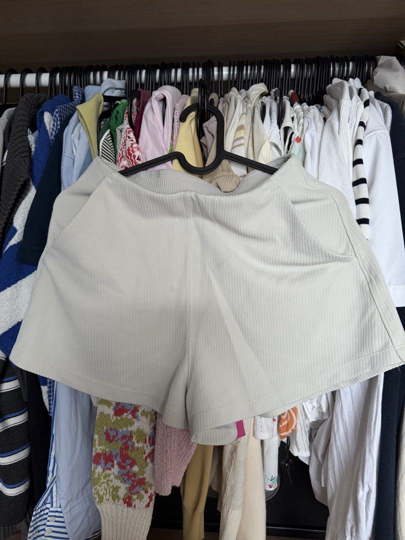 Lululemon Ribbed Softstreme High Rise Short (Category: Activewear) located in Quezon City. Submitted by _cjbarrera (Listing ID 1465956917, Image 1). Description: With minimal lint & stain see photo hence selling low.