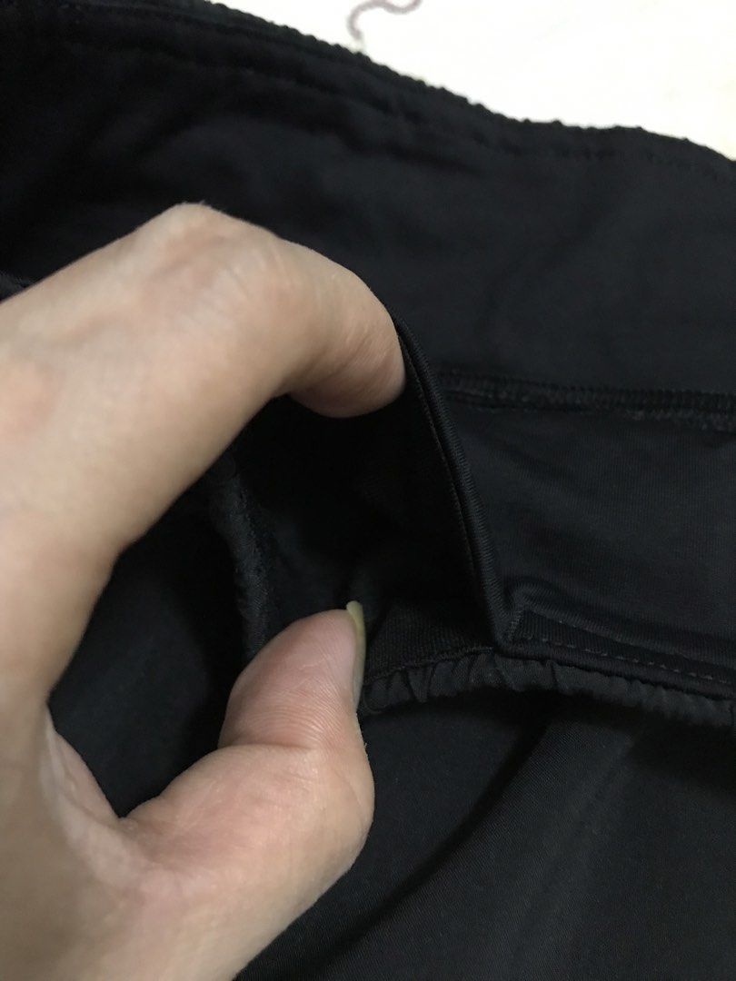 Lululemon Running Short (Category: Activewear) located in Manila. Submitted by freshlemon58885 (Listing ID 1466102856, Image 3). Description: Dot 8 Normal sign of usage No issue .