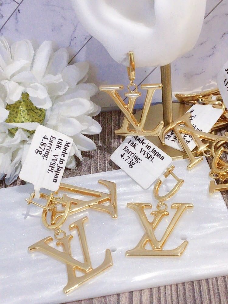 LV earring 18k gold (Category: Earrings) located in Manila. Submitted by primejewelry (Listing ID 1465975521, Image 1). Description: .