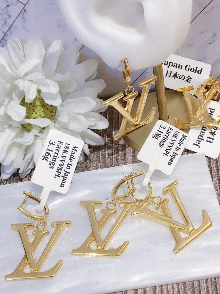 LV earring 18k gold (Category: Earrings) located in Manila. Submitted by primejewelry (Listing ID 1465975521, Image 3). Description: .