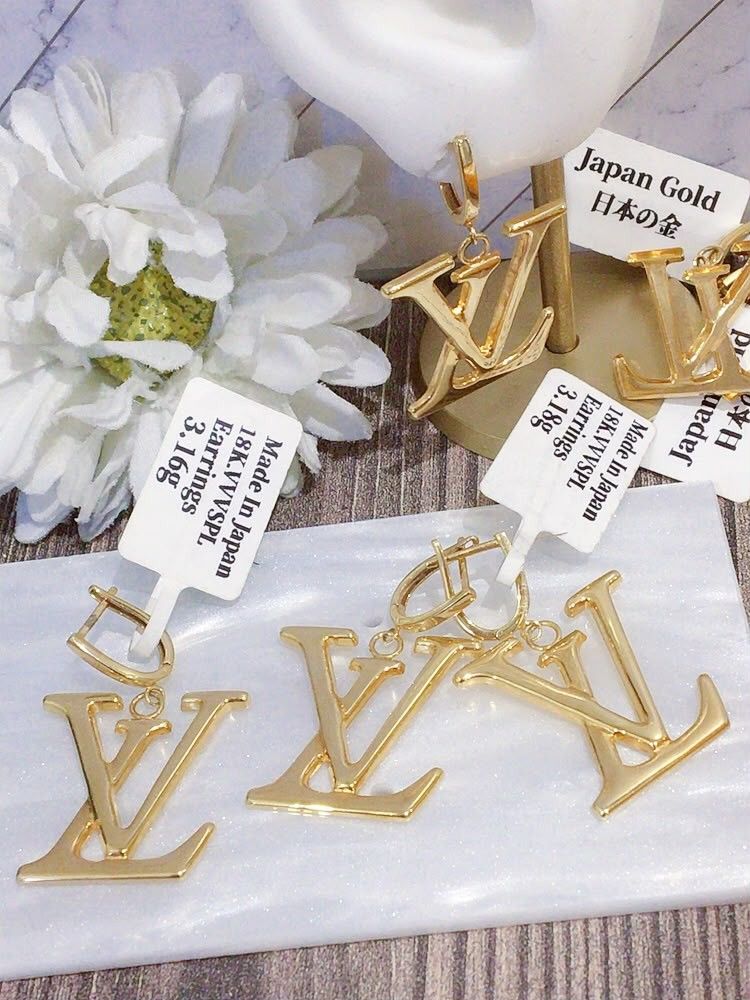 LV earring 18k gold (Category: Earrings) located in Manila. Submitted by primejewelry (Listing ID 1465975521, Image 2). Description: .