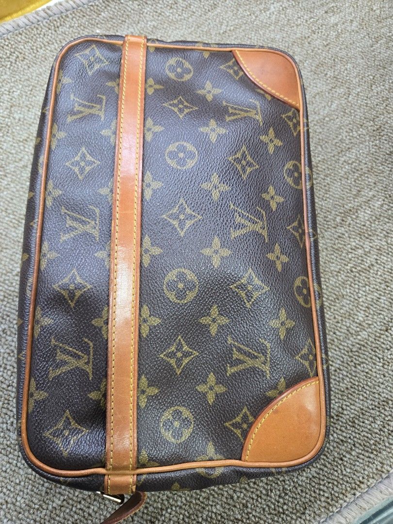 LV pouch (Category: Belt bags, Clutches and Pouches) located in Quezon City. Submitted by bags4ever (Listing ID 1466071629, Image 2). Description: original onhand actual photo sale!.