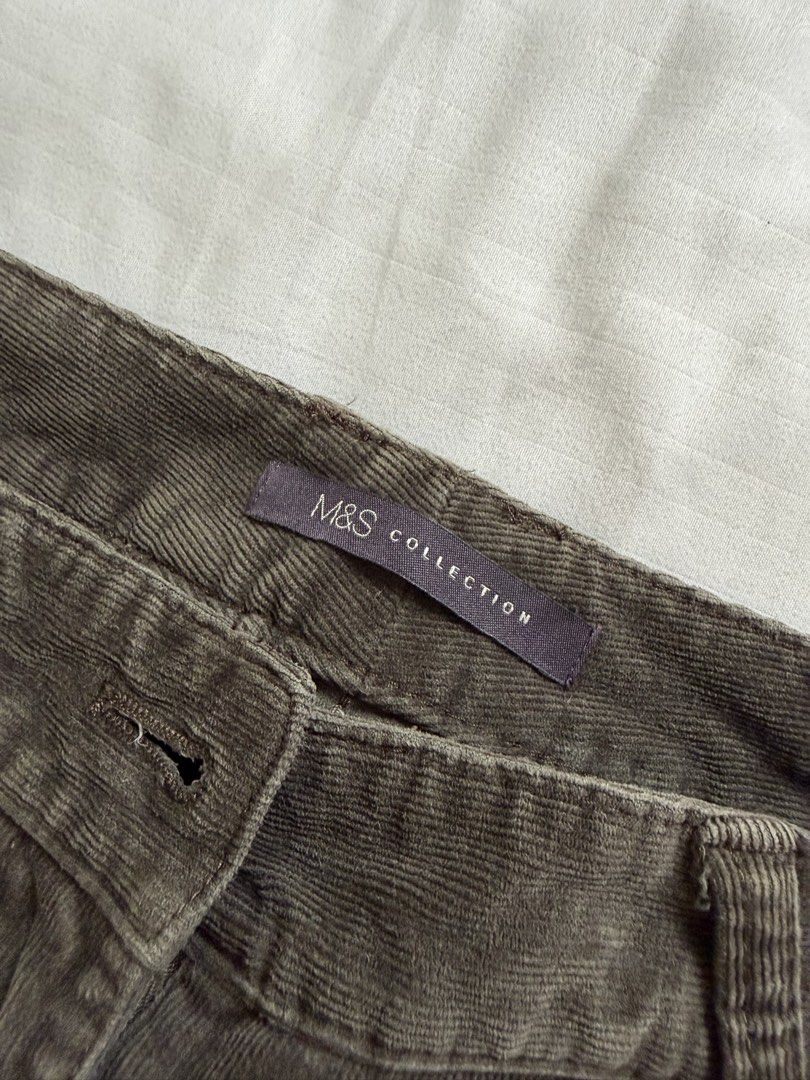 M &S Collection (Marks & Spencer) Pants/ Jeans (Category: Jeans) located in Taguig. Submitted by rosie.xoxo (Listing ID 1465979670, Image 3). Description: Black corduroy Length: 39 inches RFS: Maliit na sakin.