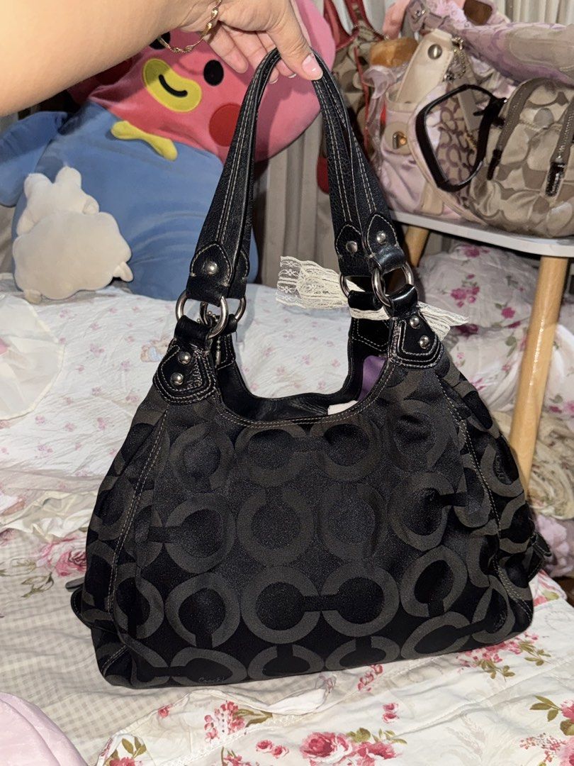 Madison brown/black tote (Category: Shoulder Bags) located in Caloocan City. Submitted by ravihannaa (Listing ID 1465972393, Image 3). Description: .