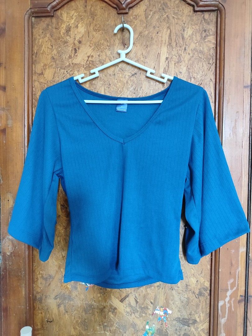 Mafie Nikki Top (Category: Blouses) located in Mandaluyong City. Submitted by luxienn (Listing ID 1465972142, Image 1). Description: Mafie Nikki Top Never Used Size: Medium to Large Color: Teal Fabric: Ribbed Knit Rfs: Doesn't suit me.