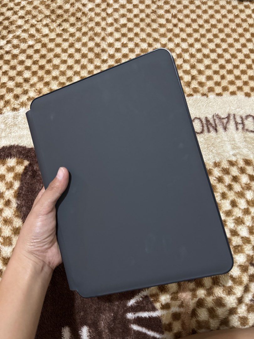 Danycase Magnetic Keyboard (Category: Computer Keyboard) located in Baguio. Submitted by everythingmustgo2600 (Listing ID 1466098493, Image 2). Description: Brand: Dany Case 7th Gen Black Compatibility: Ipad Pro 11 2022 With box + free sealed danycase pen I bought it last August 24, 2026 kasi need ko ng laptop so i converted my ipad to a laptop using this keyboard. May laptop na me so di ko na siya kailangan. Bought it around 3.5k+ selling it for