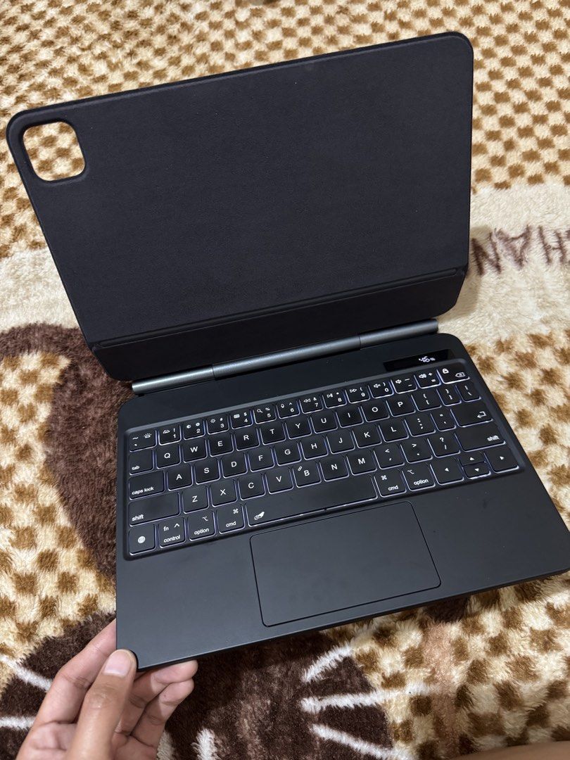 Danycase Magnetic Keyboard (Category: Computer Keyboard) located in Baguio. Submitted by everythingmustgo2600 (Listing ID 1466098493, Image 3). Description: Brand: Dany Case 7th Gen Black Compatibility: Ipad Pro 11 2022 With box + free sealed danycase pen I bought it last August 24, 2026 kasi need ko ng laptop so i converted my ipad to a laptop using this keyboard. May laptop na me so di ko na siya kailangan. Bought it around 3.5k+ selling it for