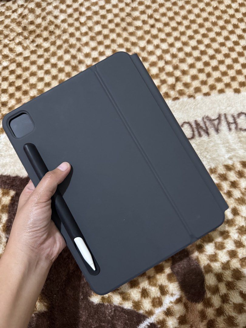 Danycase Magnetic Keyboard (Category: Computer Keyboard) located in Baguio. Submitted by everythingmustgo2600 (Listing ID 1466098493, Image 1). Description: Brand: Dany Case 7th Gen Black Compatibility: Ipad Pro 11 2022 With box + free sealed danycase pen I bought it last August 24, 2026 kasi need ko ng laptop so i converted my ipad to a laptop using this keyboard. May laptop na me so di ko na siya kailangan. Bought it around 3.5k+ selling it for