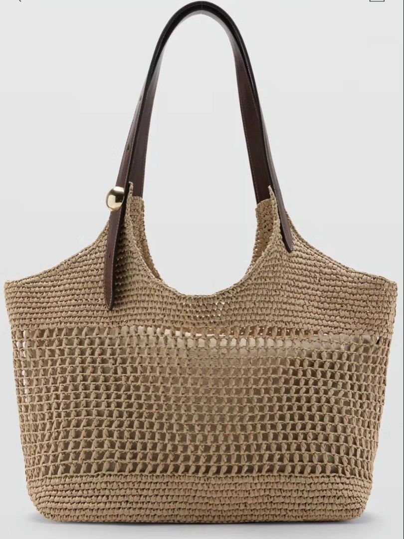 Mango Natural Shopper Bag Beige (Category: Luxury Bags & Wallets) located in Mandaluyong City. Submitted by keep.it (Listing ID 1465959458, Image 1). Description: Mango Retail price 3595.