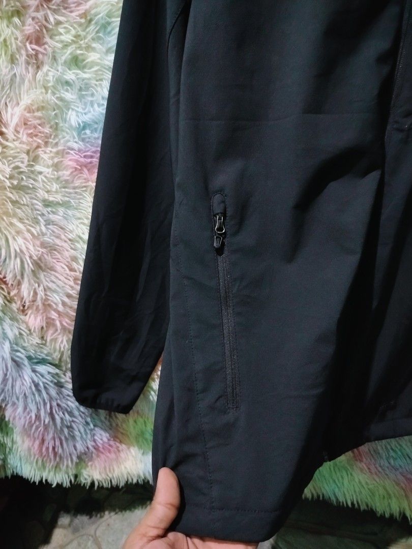 Marmot Black Gorpcore Outerwear Utility Jacket (Category: Coats, Jackets and Outerwear) located in Palo. Submitted by ubnathrifteez (Listing ID 1466084008, Image 3). Description: DIMES ; L29W22 CONDITION ; LIKE NEW COLOR RATE ; 10/10 ISSUE ; NONE NOTE SOBRANG GANDA NIYA DI SAYANG PERA.