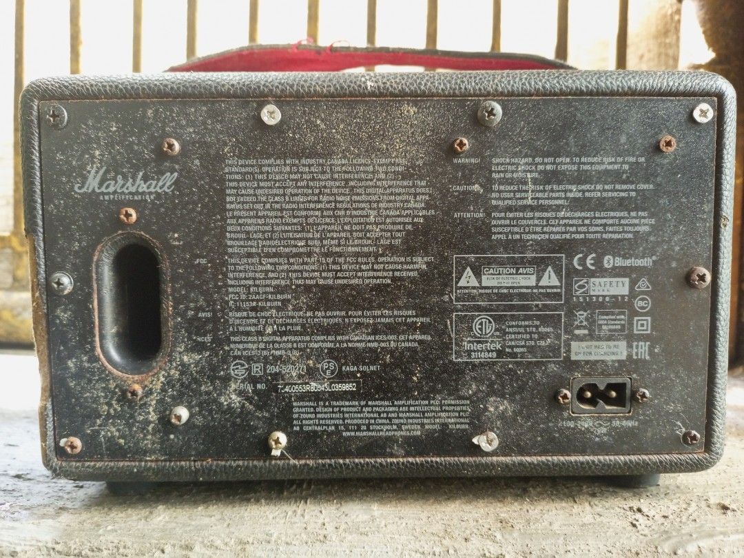 Marshall kilburn 1 "No Power" (Category: Soundbars, Speakers & Amplifiers) located in Navotas City. Submitted by roscoe1125 (Listing ID 1465999055, Image 3). Description: "Buy at Your Own Risk" Marshall Kilburn 1 (No Power) kahit naka plug walang power. almost 3yr old kona sya gamit. last time na ginaganmit ko sya bglang naealan ng power. since then ayun lng naging issue.. after nun nankadisplay nlng sya sa room 4k slight nego malabon city - Navo