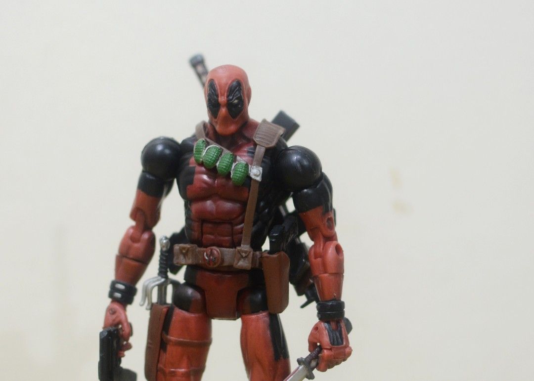 Marvel Legends Deadpool | Series 6 (Category: Figurines & Statues) located in Malabon City. Submitted by jaopelaez (Listing ID 1466133135, Image 2). Description: For Sale Deadpool Marvel Legends Series 6 Toy biz Location: Caloocan City Payment: Gcash Shipping: LBC or Lalamove Feel free to send a pm for more details. Magandang araw, salamat! :).