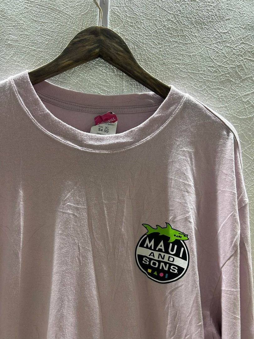 MAUI AND SONS LS (Category: Tshirts & Polo Shirts ) located in Caloocan City. Submitted by j3ngsanity (Listing ID 1466066042, Image 3). Description: DIMES : 23x31.5 ISSUE : 1 PINHOLE DUN SA HANGTAG.