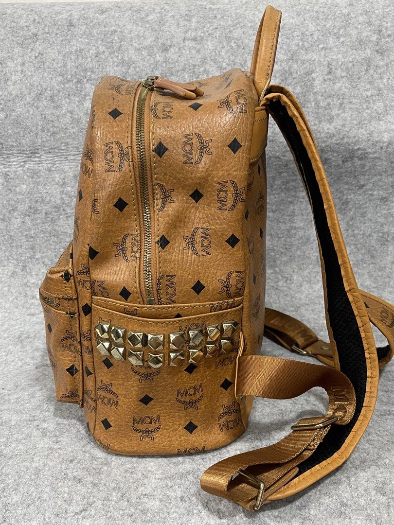 mcm backpack (Category: Looking For) located in Calamba. Submitted by thriftingoverload (Listing ID 1466080097, Image 3). Description: plus shipping fee.