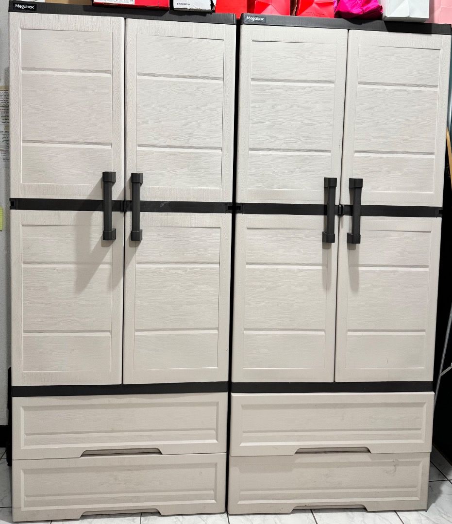 Megabox Cabinets (Category: Shelves, Cabinets & Racks) located in Pasay City. Submitted by lav_villar (Listing ID 1465959286, Image 1). Description: 2 megabox Orig Price= 4200 each Selling Price = 3000 each 1 durabox Orig Price= 1200 Selling Price= 500 No issues, few signs of usage only Pwede sa maselan Loc: Pasay City .