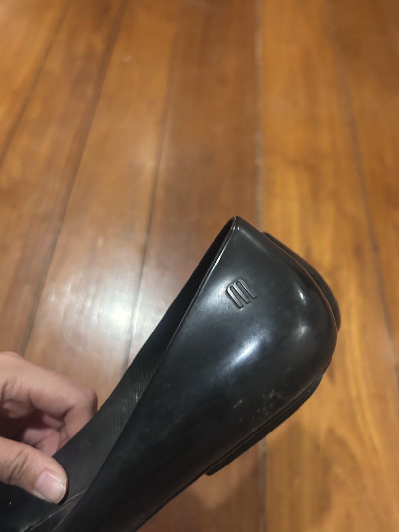 Melissa Black Pointed Ballet Flats (Category: Flats & Sandals) located in Cebu City. Submitted by shopmikascloset (Listing ID 1466053917, Image 2). Description: Melissa Black Pointed Flats Lightly used.