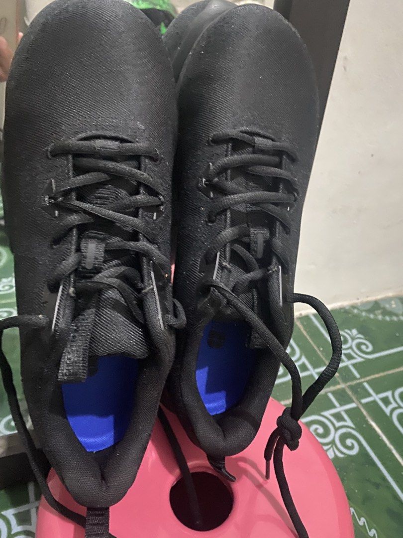 Men’s black shoes (Category: Casual Shoes) located in Pasig City. Submitted by jenniferc2026 (Listing ID 1466152014, Image 1). Description: Size 10-non slip shoes moostly used by ship cruise engineering staff.