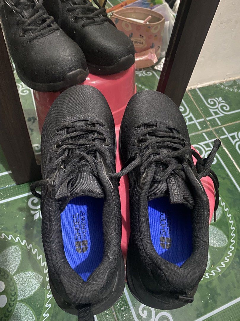 Men’s black shoes (Category: Casual Shoes) located in Pasig City. Submitted by jenniferc2026 (Listing ID 1466152014, Image 3). Description: Size 10-non slip shoes moostly used by ship cruise engineering staff.