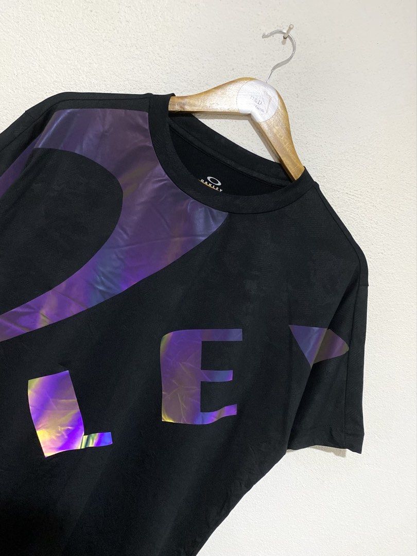 Men’s Oakley Enhance Qdevo Bold Shirt (Category: Tshirts & Polo Shirts ) located in Goa. Submitted by dandd_thrift_goods (Listing ID 1466132635, Image 3). Description: ▪️ SIZE ON TAG: Small (US) ▪️DIMES: Length 28| Width 21.7 ▪️COLOR RATE: 10/10 ▪️CONDITION: 10/10 ▪️ISSUE: ❌ .
