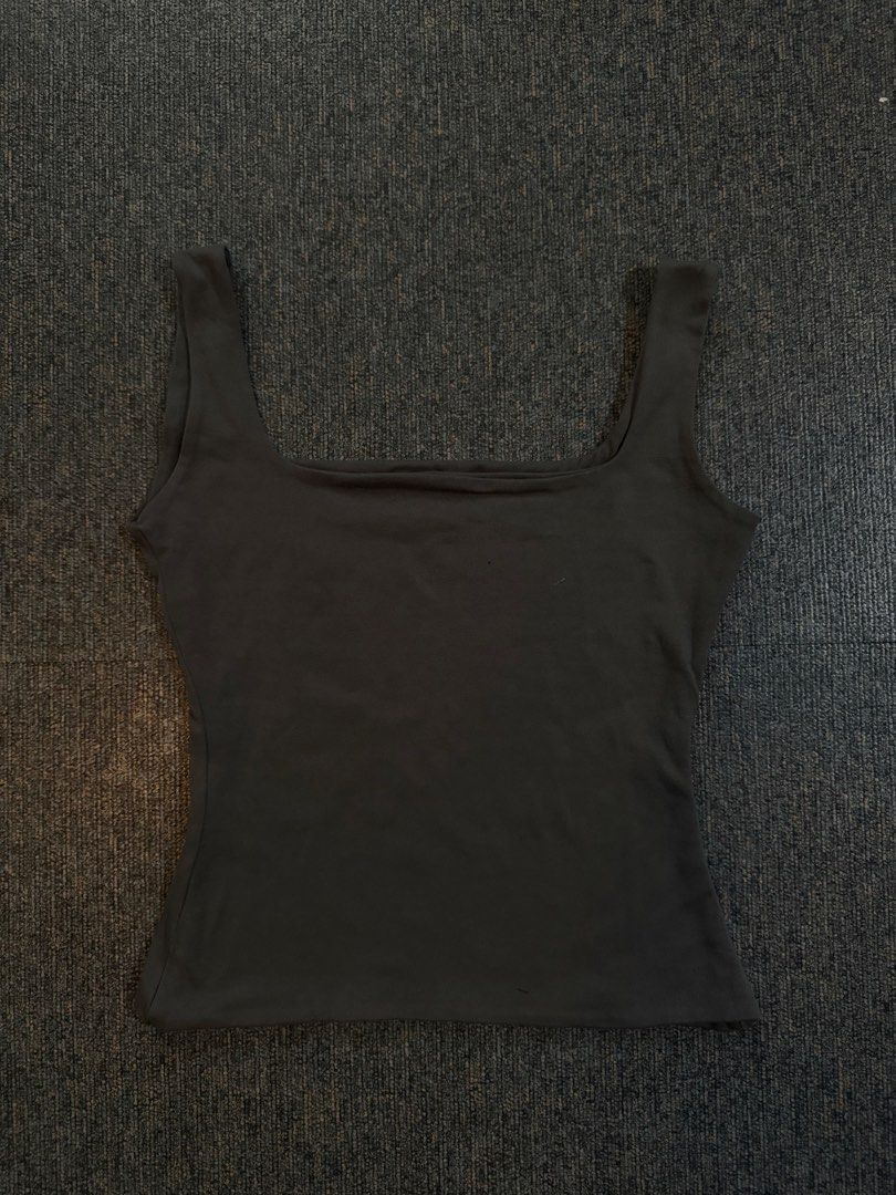 mera arya tank top grey (Category: Sleeveless) located in Rizal. Submitted by wornbyparis (Listing ID 1466042849, Image 2). Description: .