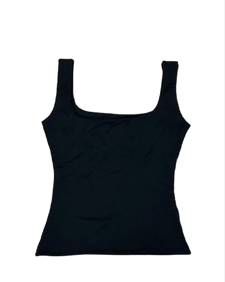 mera premium arya tank top in black (Category: Sleeveless) located in Manila. Submitted by nikkishops (Listing ID 1466033037, Image 1). Description: L on tag but runs small, might fit better on S-M.