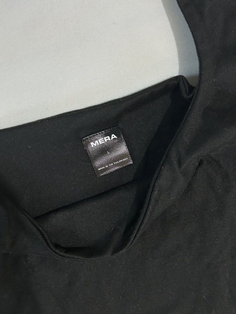 mera premium arya tank top in black (Category: Sleeveless) located in Manila. Submitted by nikkishops (Listing ID 1466033037, Image 2). Description: L on tag but runs small, might fit better on S-M.