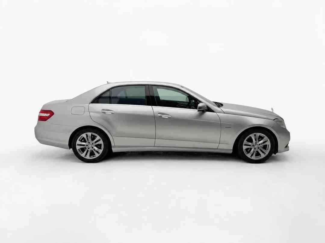 Mercedes-Benz E-Class E250 CGI (Category: Used Cars) located in Singapore. Submitted by vincar_pre-owned (Listing ID 1466097330, Image 2). Description: Extremely well maintained and taken care off by the previous owner! One of the best luxury sedans ever sold! Spacious and comfortable interior with a smooth and reliable powertrain! Contact us today to arrange a viewing for this unit at the V1ncar pre-owned showroom now! Accessories: Keyless entry