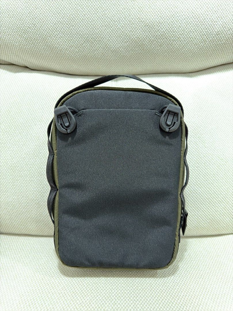 Alpaka Metro Sling Max (Category: Sling Bags) located in Cainta. Submitted by vnty.thrift (Listing ID 1465983806, Image 3). Description: Apaka Metro Sling Max 🎨 Color: Olive Green 👝 Material: X-Pac VX42, water-repellent fabric; 💸 Selling only for: ₱3,500 (orig price: $89) 📝 Condition & Notes: • Actual photos posted • No issues with original tags • Used only a few times • 100% original & authentic Alpaka 📍 Location: Cainta, Rizal 🚚 Pickup or