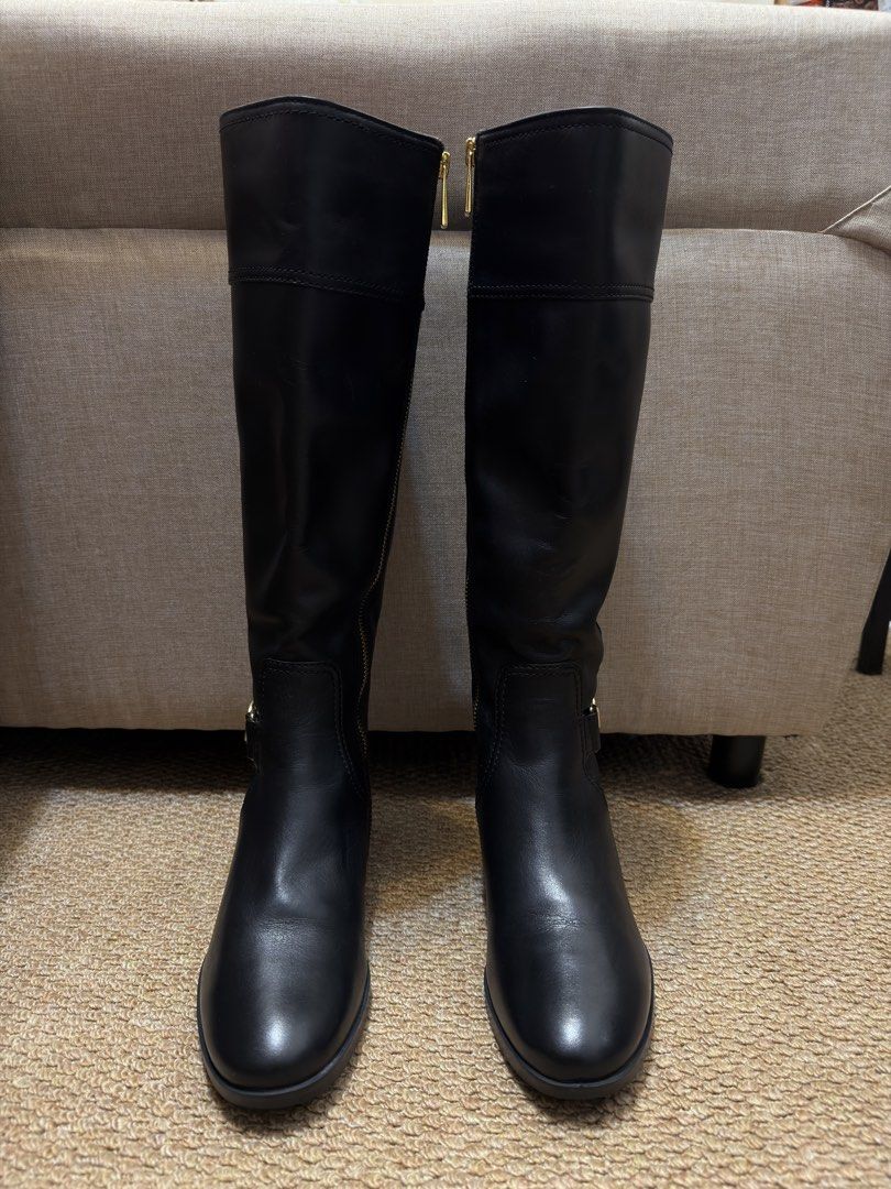 Michael Kors Black Boots (Category: Boots) located in Subic. Submitted by serra. (Listing ID 1466062976, Image 3). Description: 🎀No issue, minimal sings of wear only. Please check uploaded photos for more details. 📍Subic, Zambales 💵Payment first via gcash 📦Shipping nationwide via J&T.