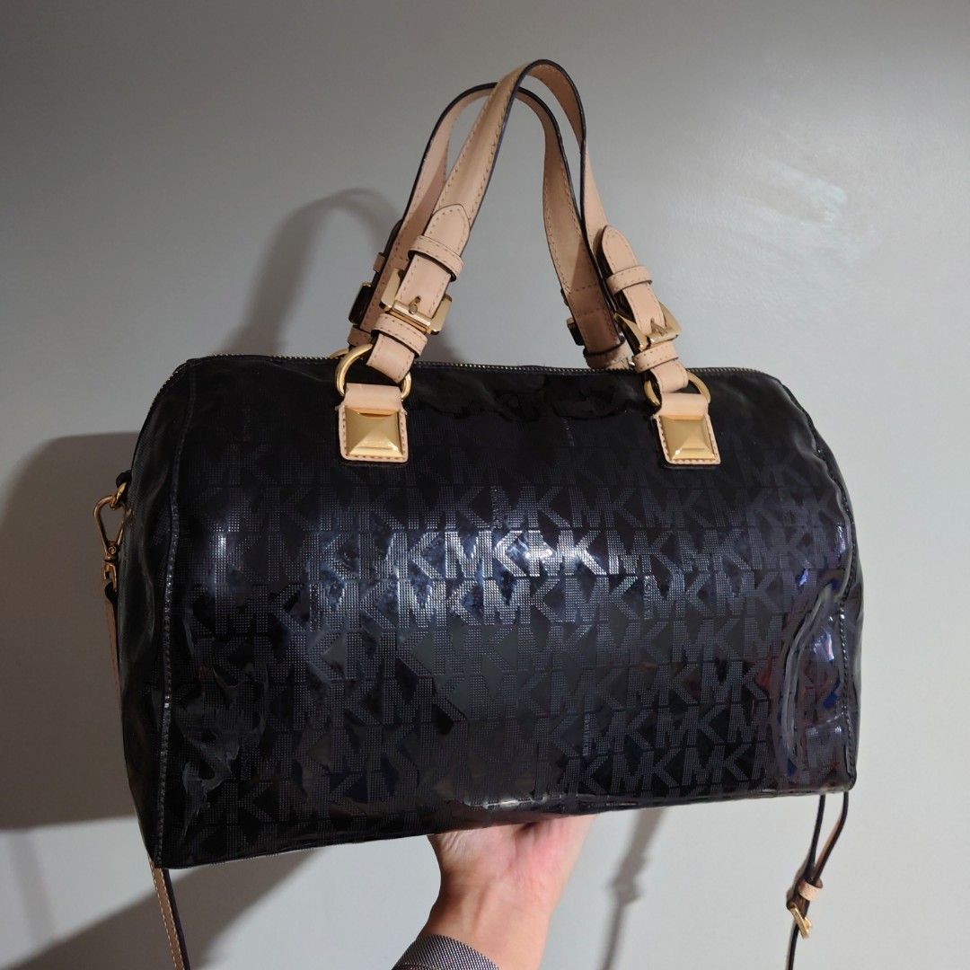 Michael Kors Grayson (Category: Shoulder Bags) located in Baguio. Submitted by bellaluna01 (Listing ID 1466154753, Image 1). Description: .