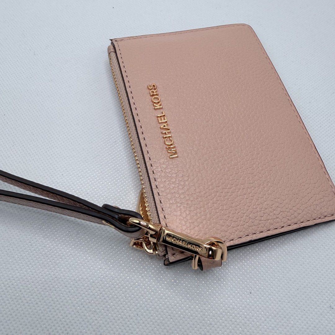 Michael kors Orig Coins Purse (Category: Wallets & Card holders) located in Quezon City. Submitted by ajandstevenshopscorner (Listing ID 1466155824, Image 2). Description: Fixed Price.