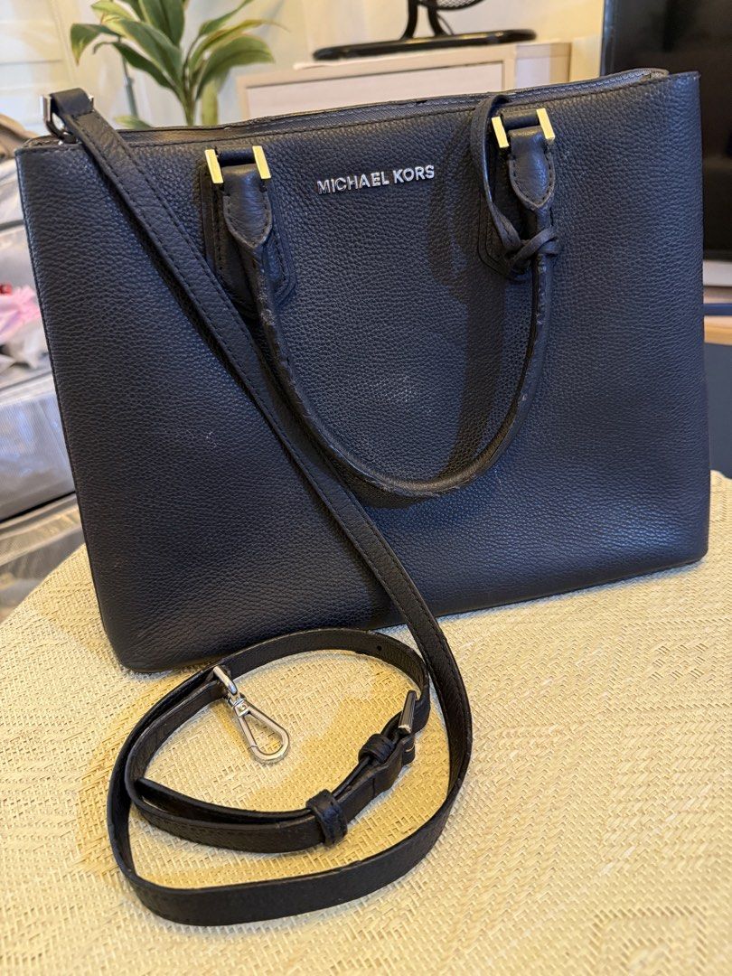 Michael Kors Satchel Bag (Category: Shoulder Bags) located in Makati City. Submitted by martina.declutters (Listing ID 1465983141, Image 2). Description: Negotiable.