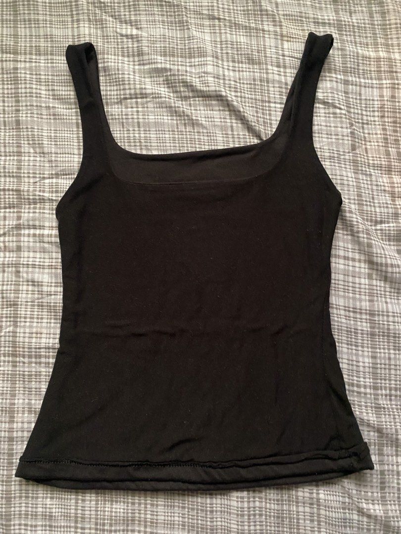 Michi Black Squareneck Sleeveless Top (Category: Sleeveless) located in Quezon City. Submitted by lovedbytali (Listing ID 1466125965, Image 1). Description: size xs-s.