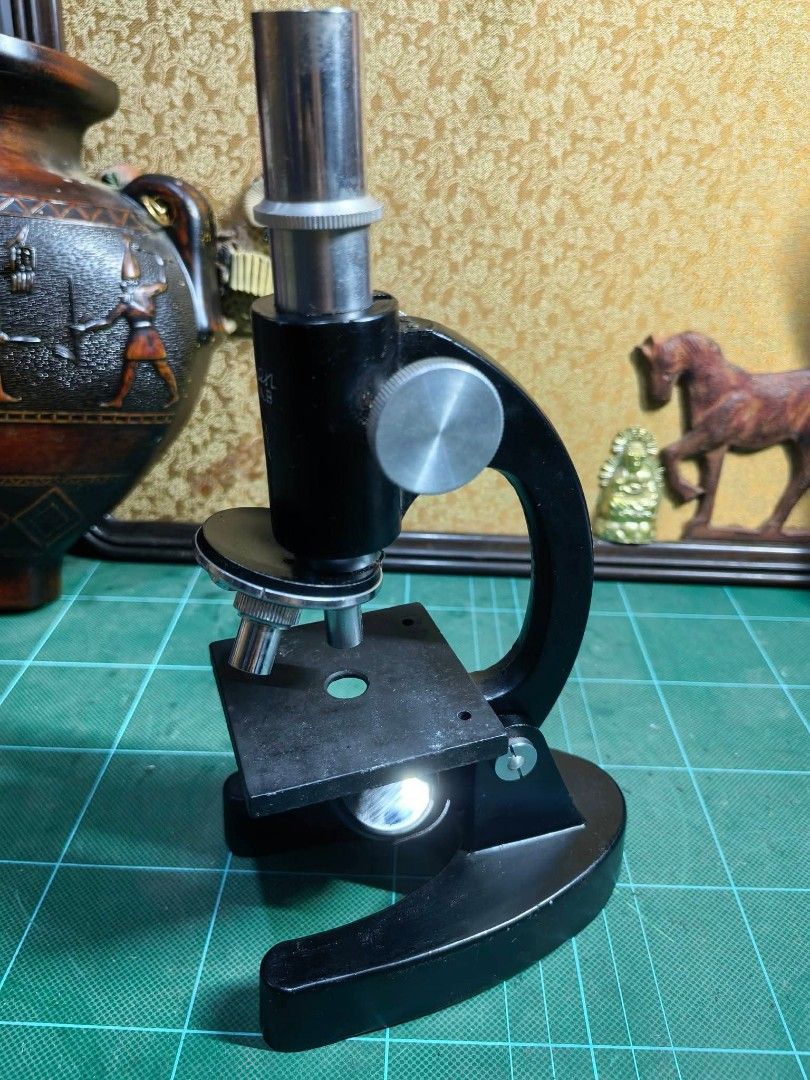Microscope - Vixen Ultra B - Incomplete (Category: Other Home Decor) located in Cebu City. Submitted by dudes_villanueva (Listing ID 1466109956, Image 2). Description: Microscope - Vixen Ultra B 📌 Lacking Parts. Sold as is. Pangdisplay pwede or hanapan nyo ng parts. Height : 8.5 in.