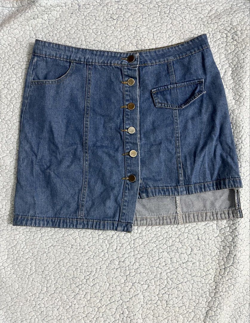Mini denim skirt (Category: Skirts) located in Manila. Submitted by leola_ (Listing ID 1465973840, Image 1). Description: Free if you purchase 2 from my listing (Chat if want to avail after 2 purchase).