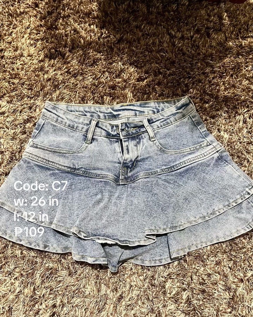 MINI SKIRT DENIM (Category: Skirts) located in Manila. Submitted by katrize (Listing ID 1466152111, Image 1). Description: .