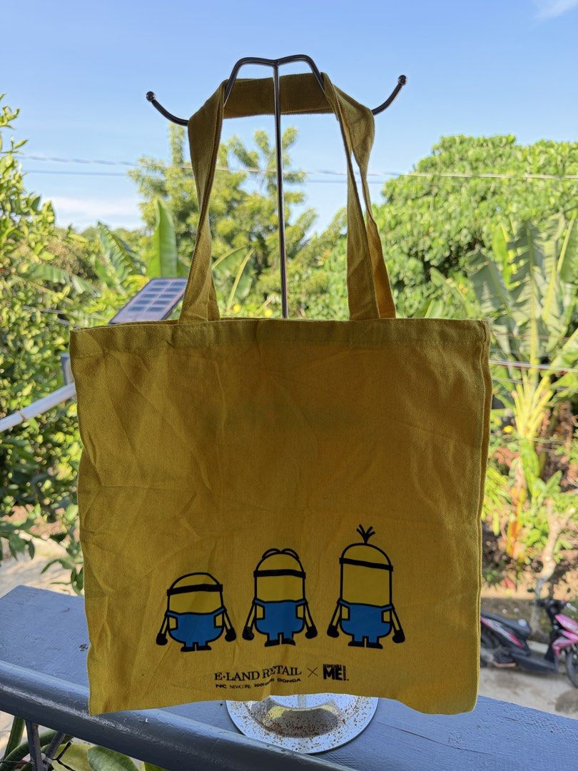Minions Tote Bag (Category: Tote Bags) located in Cadiz. Submitted by solynb28 (Listing ID 1465957862, Image 2). Description: -thrifted bag -open only, very nice color -no flaws, just needs ironing -slightly negotiable ▫️what you see is what you get▫️colors may vary due tolighting▫️buy at your own risk ▫️no long reservation, unless the item is paid▫️payment 1st policy▫️no return, no exchange, no refund▫️joy miners/reservers/lowballers will be blo