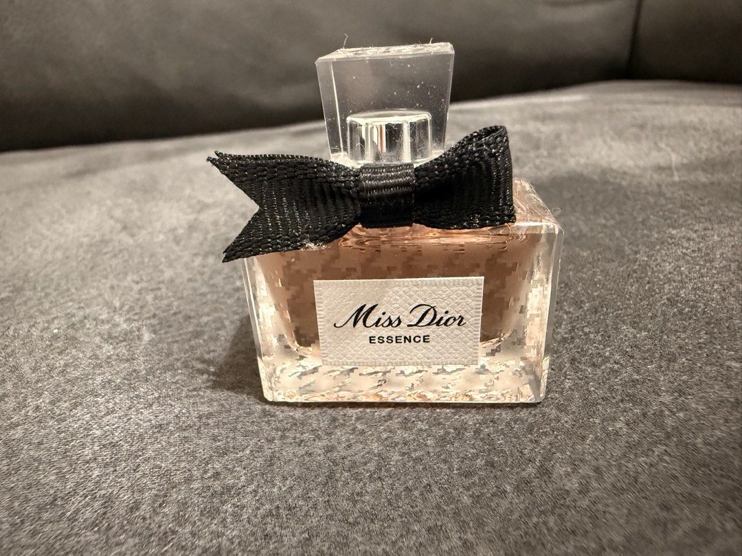 MISS DIOR ESSENCE EDP 5 ML AUTHENTIC (Category: Fragrance & Deodorants) located in Quezon City. Submitted by mine4now (Listing ID 1466023194, Image 2). Description: What : DIOR ESSENCE EDP 5ml Free from the set I purchased. Origin: MACYS US CONDITION: NEW WITHOUT BOX SIZE: 5ml RFS: DECLUTTERING Shipping fee: PAID by the buyer No: COD Courier: lbc, grab or lalamove J&T — if not busy MOP: Gcash, maya or online banking *For sure buyer, shipping is o